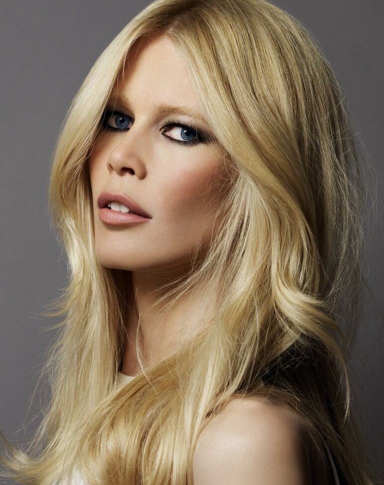 Claudia Schiffer nackt #108961288