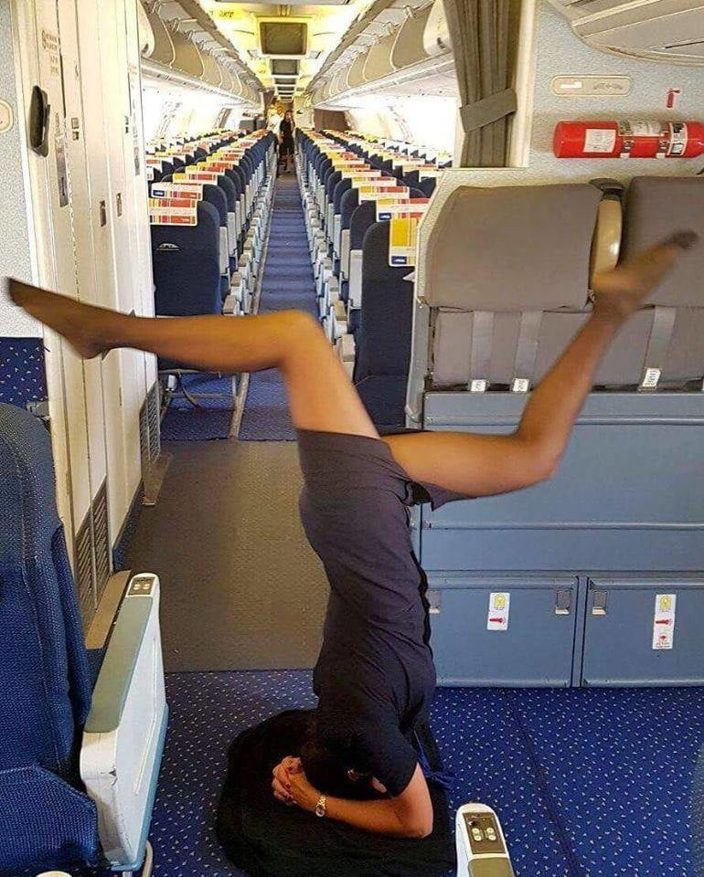 Luft Stewardess oopps Strümpfe
 #88047284