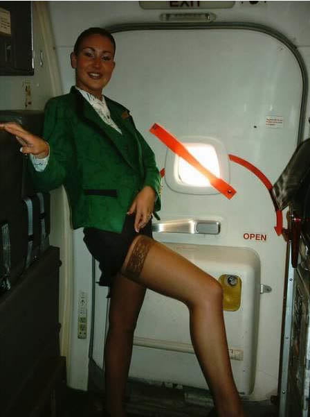 Luft Stewardess oopps Strümpfe
 #88047359