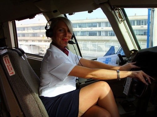Luft Stewardess oopps Strümpfe
 #88047417