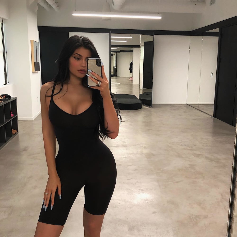 Kylie jenner
 #100307840