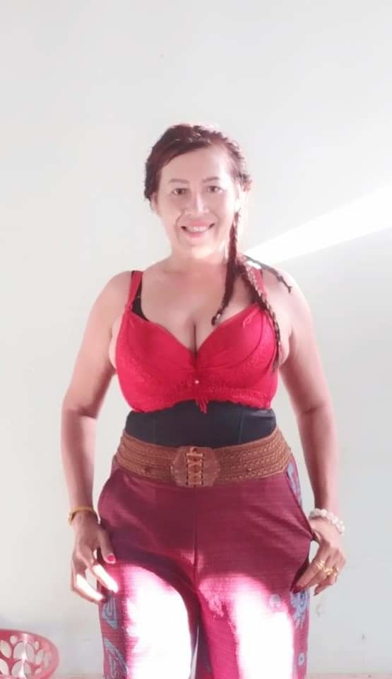 Ibu tetek besar #80482502