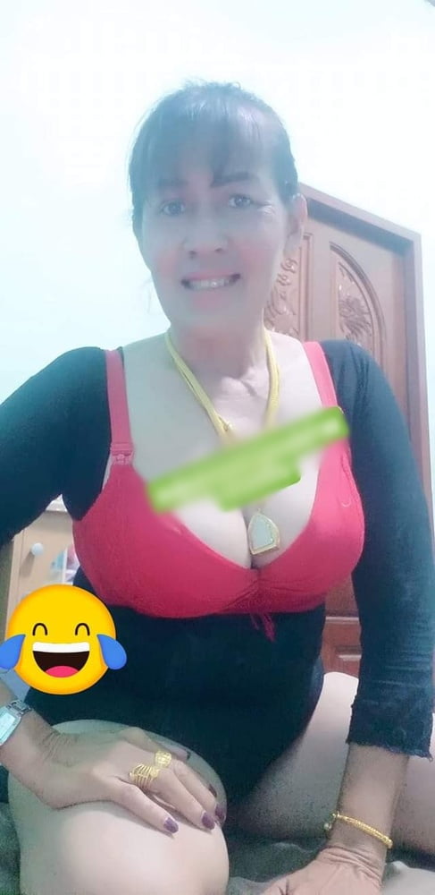 Ibu tetek besar #80482546