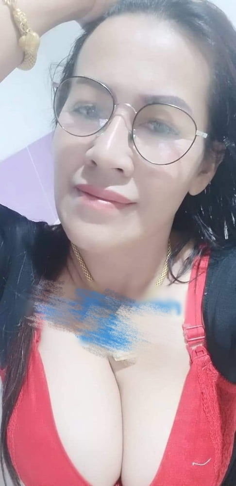 Ibu tetek besar #80482549