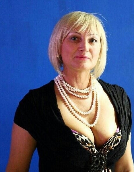 Mature ladies braless cleavage pokies 147 #95560835