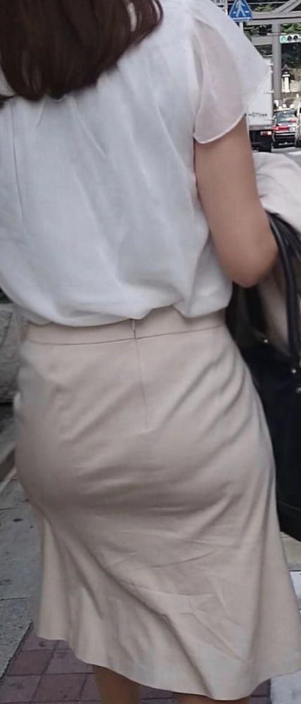 Nice fitting skirts and some vpl #98591502