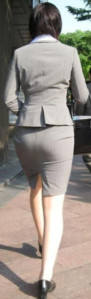 Nice fitting skirts and some vpl #98591546