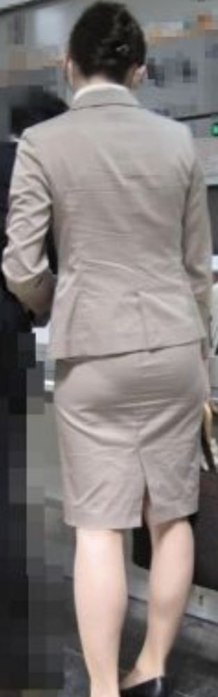Nice fitting skirts and some vpl #98591549