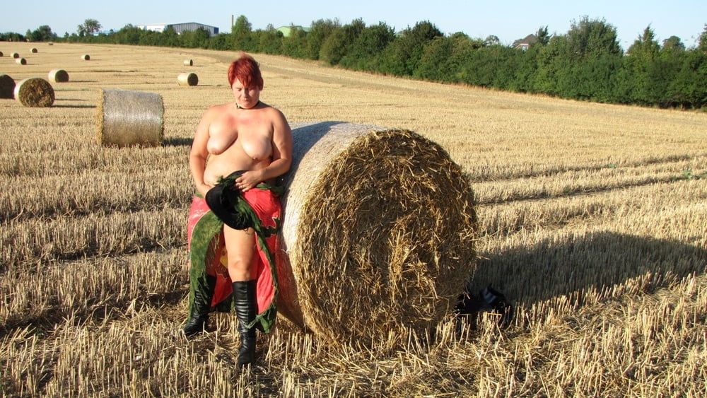 Anna Naked On Straw Bales 3825328