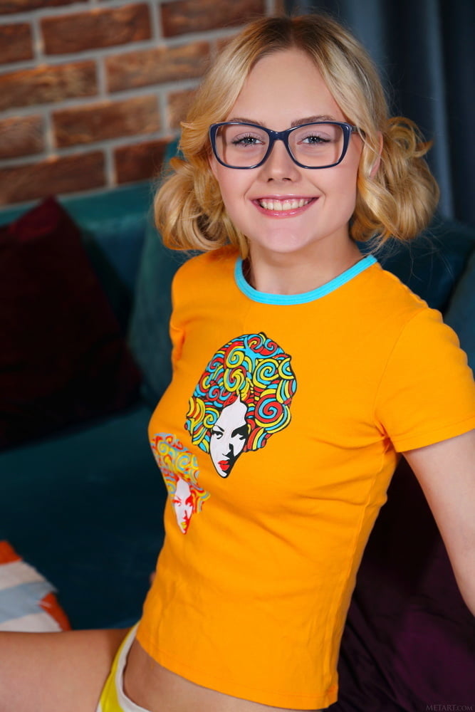 Lo mejor de los 100 álbumes de emjay69 tiny teens
 #80223534