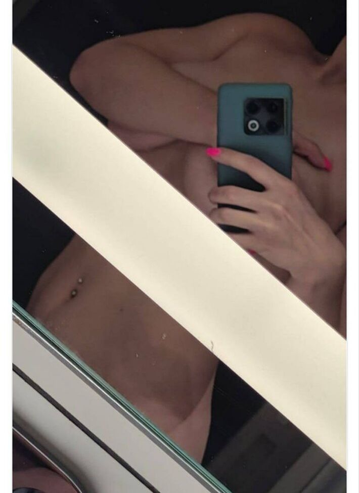 Olly Esse desnuda #108117802