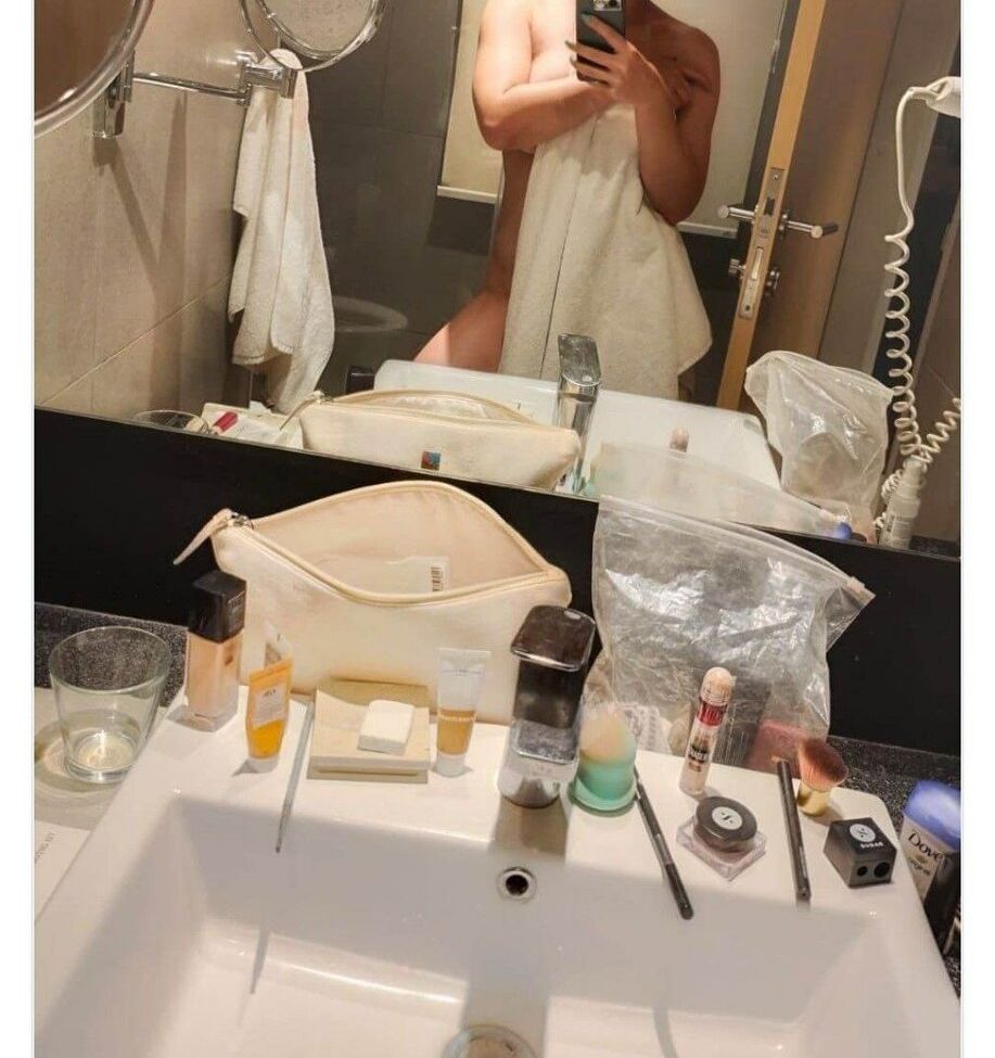 Olly Esse desnuda #108117803