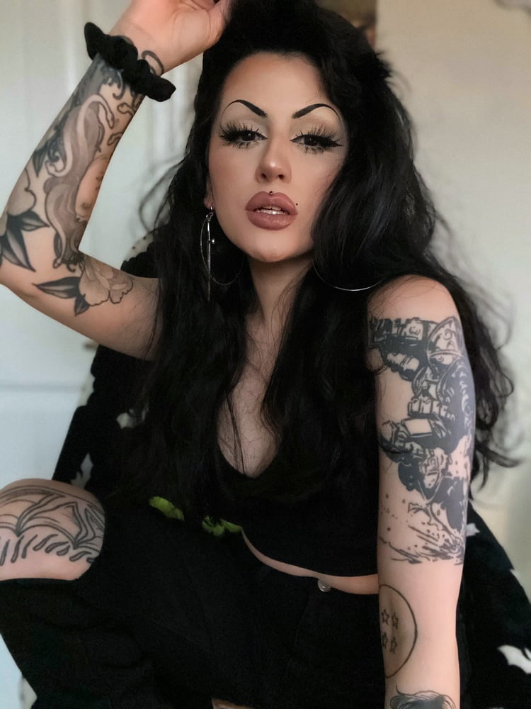 Tattoo Zone &amp; Pin Up. #90900467