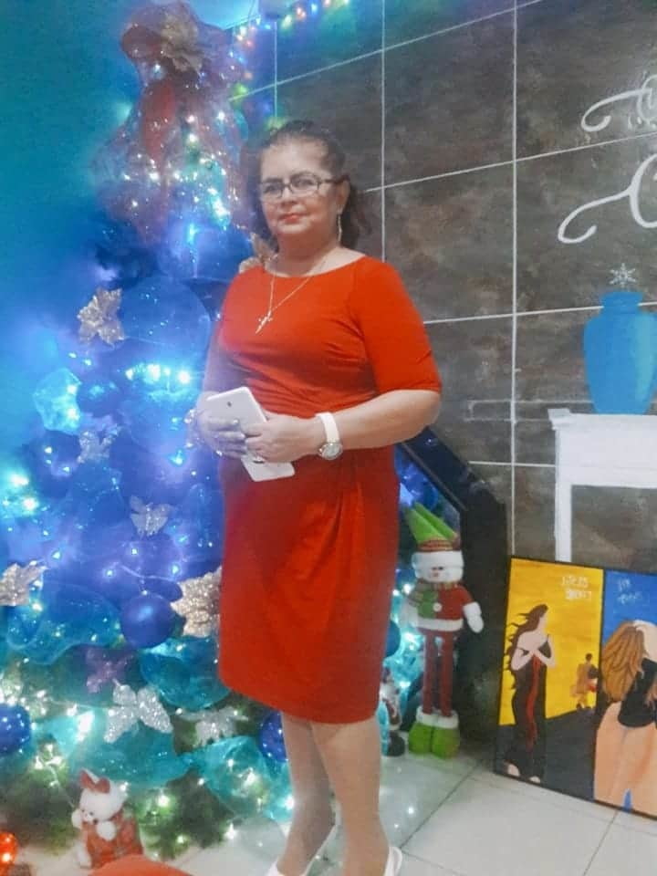 Abuela sexy con lindas piernas #90001437