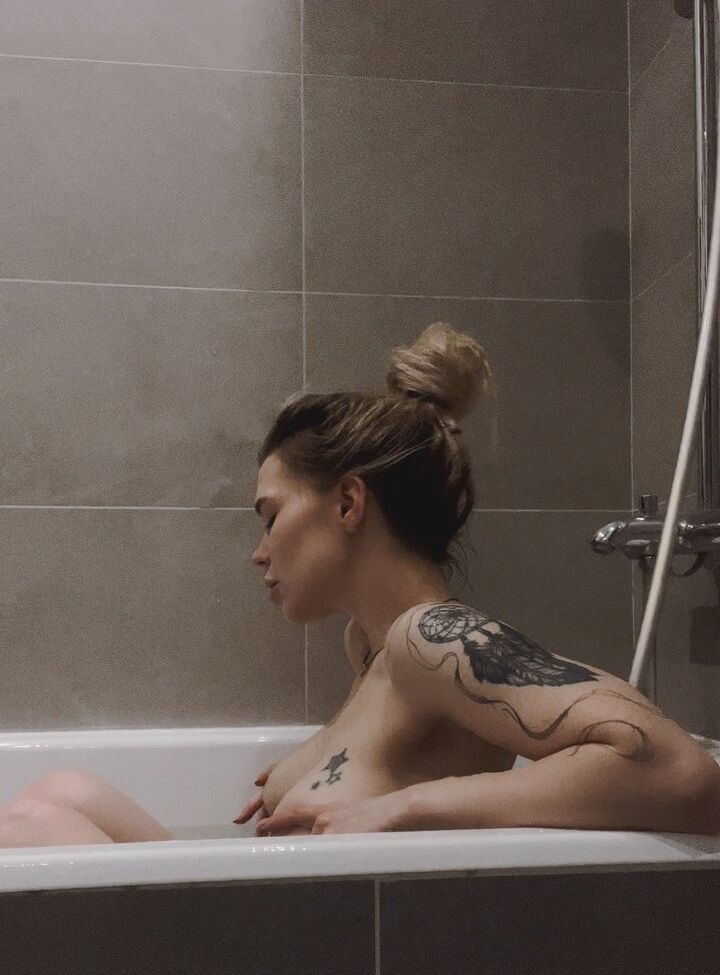 Sorabi desnuda #108133043