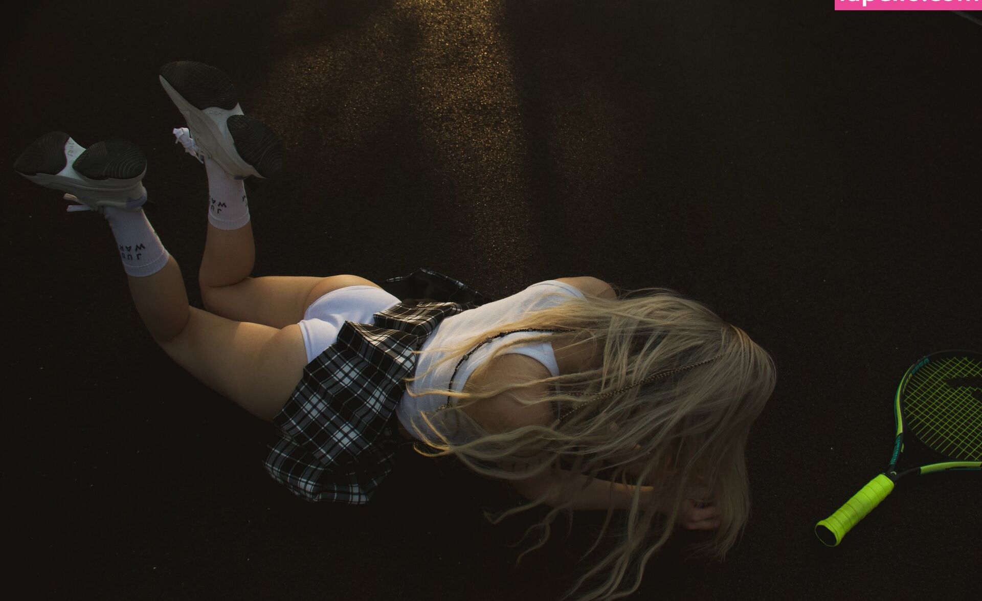 Sorabi desnuda #108133146