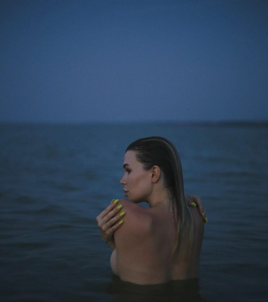 Sorabi desnuda #108133243