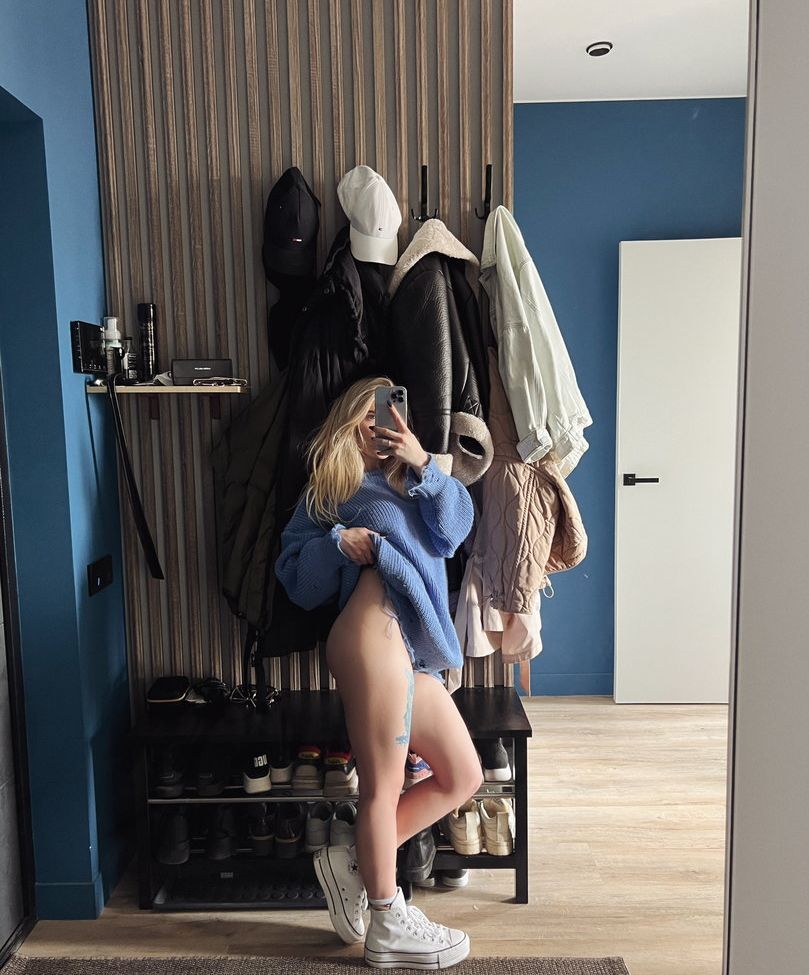 Sorabi desnuda #108133277