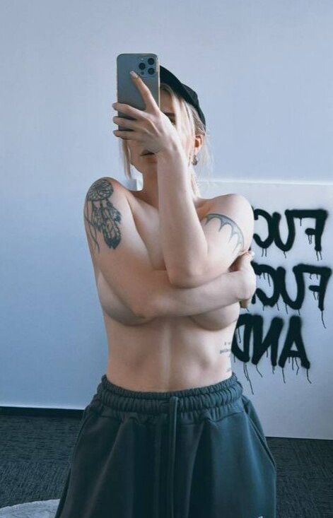 Sorabi desnuda #108133287