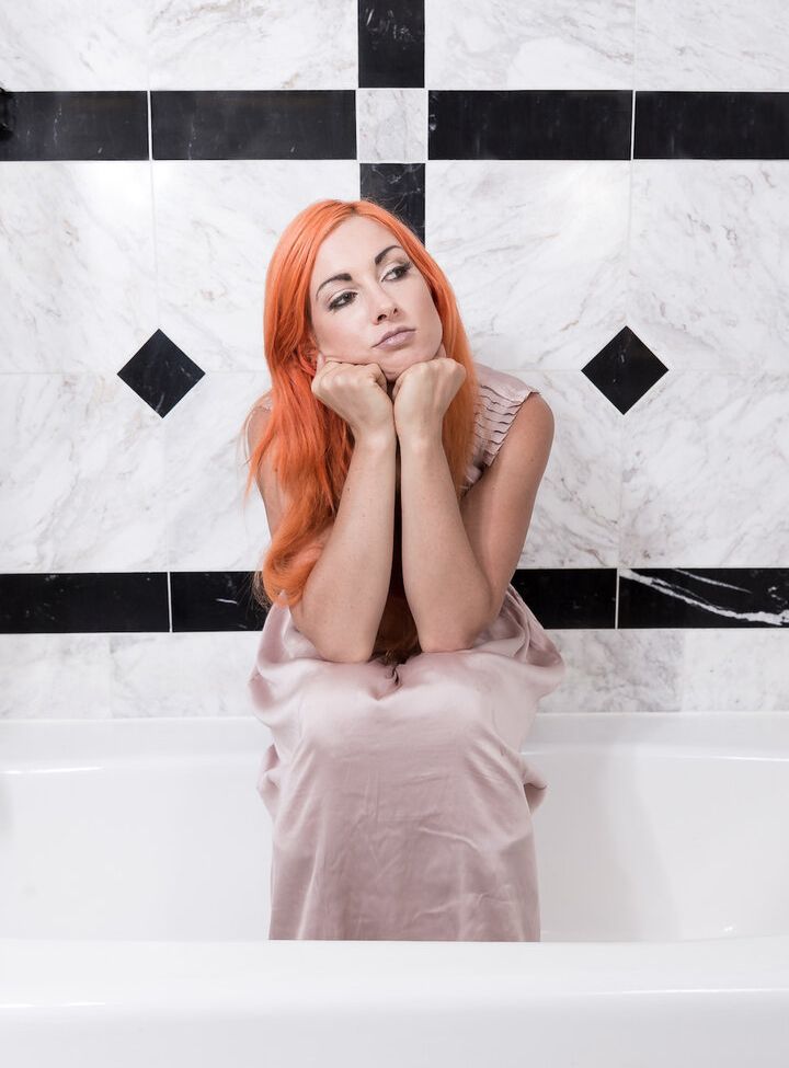 Becky Lynch desnuda #109520823