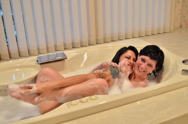 Two Hotties in the Bath #101367909