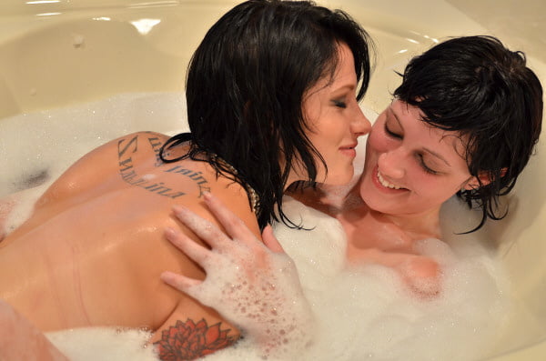 Two Hotties in the Bath #101367965