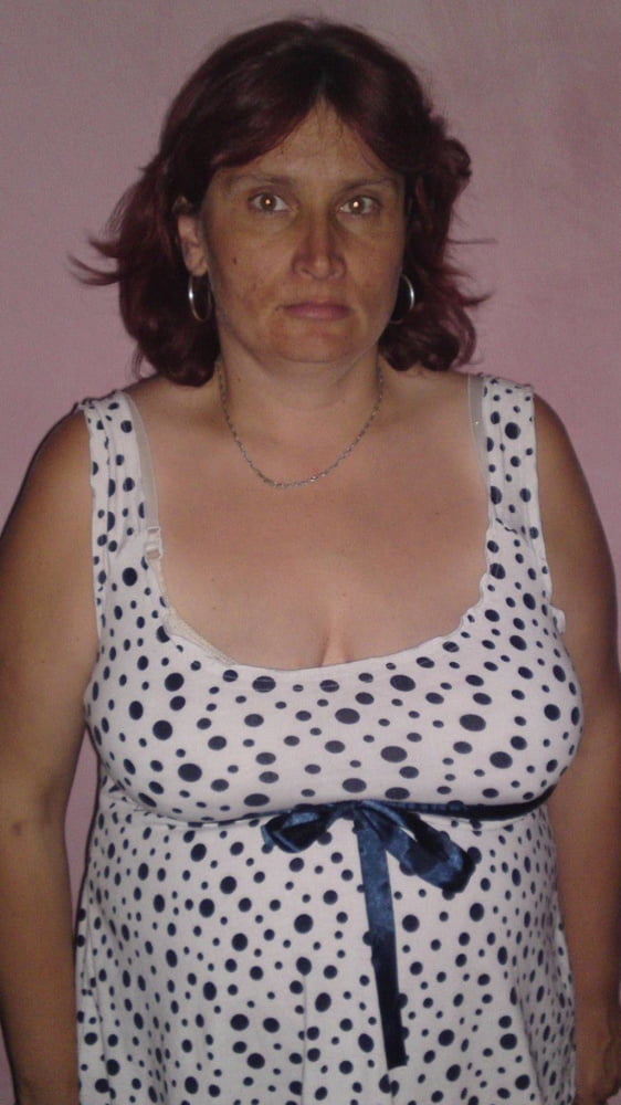 Oma gekleidet 16
 #98121856