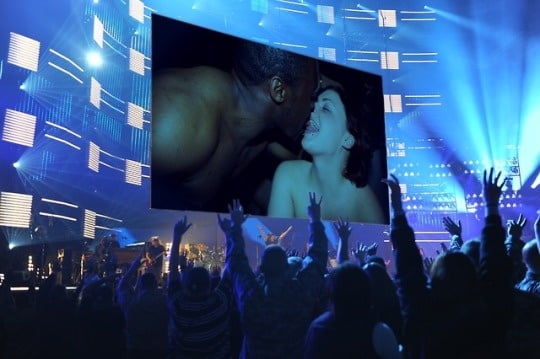 Publicidad interracial
 #89868077