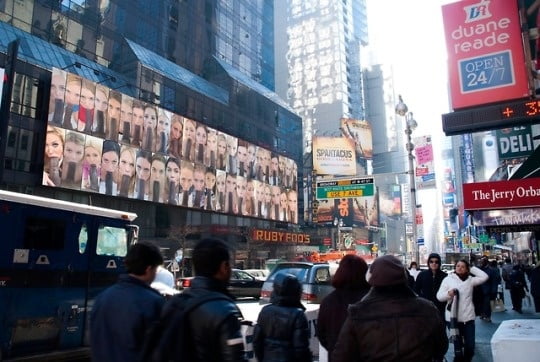 Publicidad interracial
 #89868100