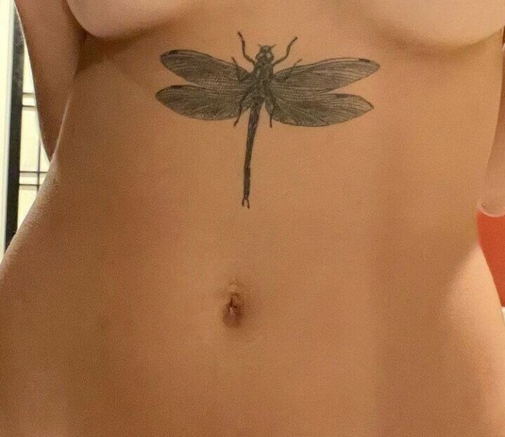 Arivalilith desnuda #109863659