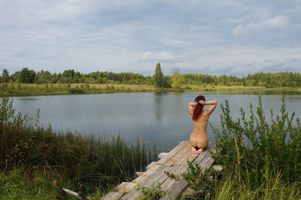 池の近く
 #96669040