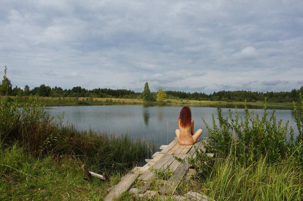 池の近く
 #96669049