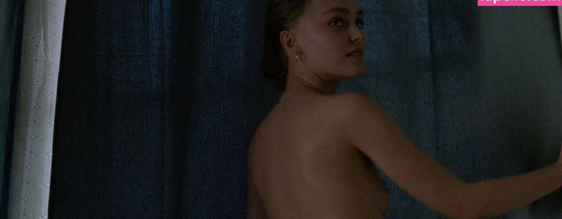 Lily-Rose Depp nude #108412175