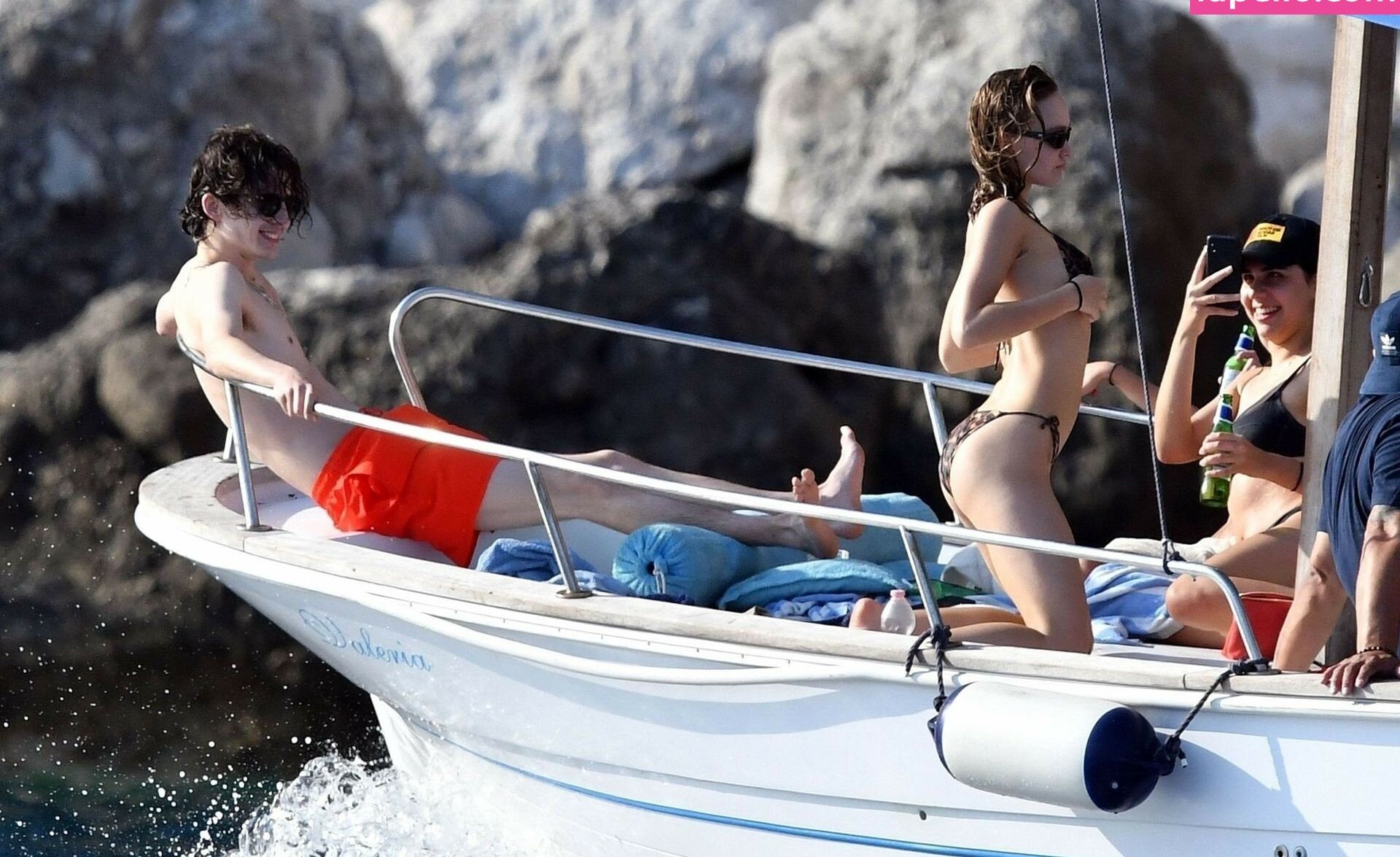 Lily-Rose Depp nude #108412184