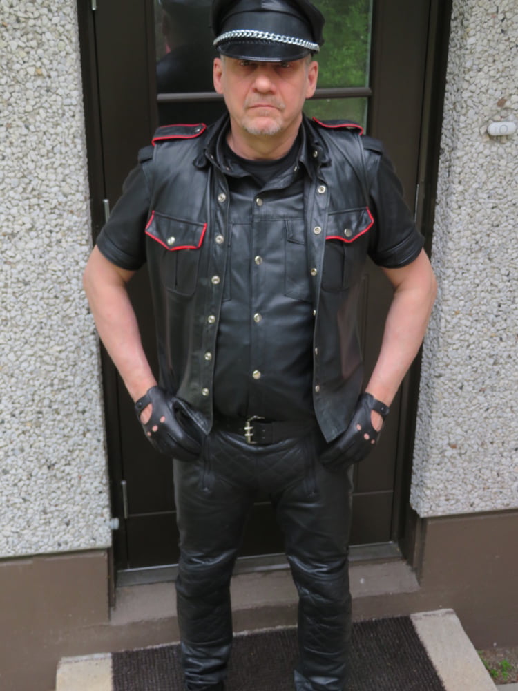 Juha Vantanen,finnish amateur leather fetish pornmodel #107271927