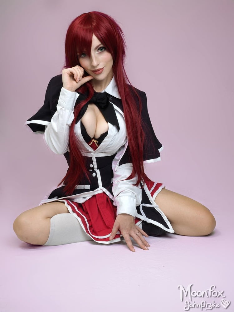 Hot cosplay fille avec gros seins + nu 1
 #91767669