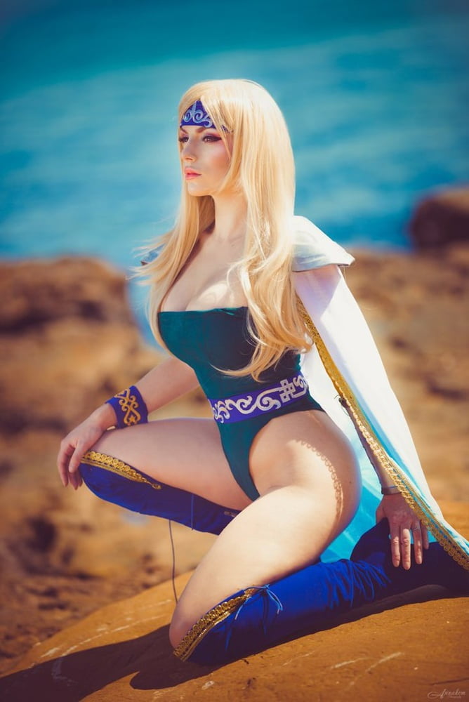 Hot cosplay fille avec gros seins + nu 1
 #91767741