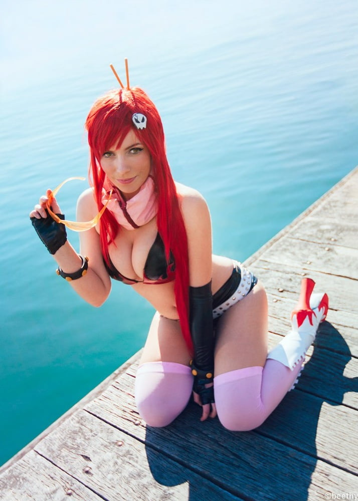 Hot cosplay fille avec gros seins + nu 1
 #91767801