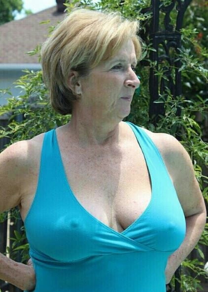 Mature ladies braless cleavage pokies 128 #100944326