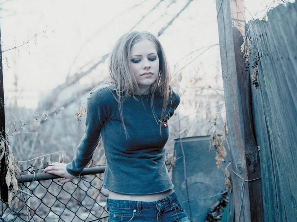 Avril Lavigne #92523949