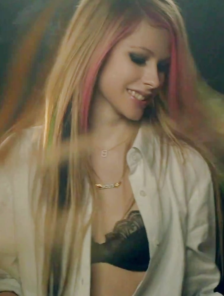 Avril lavigne
 #92523994