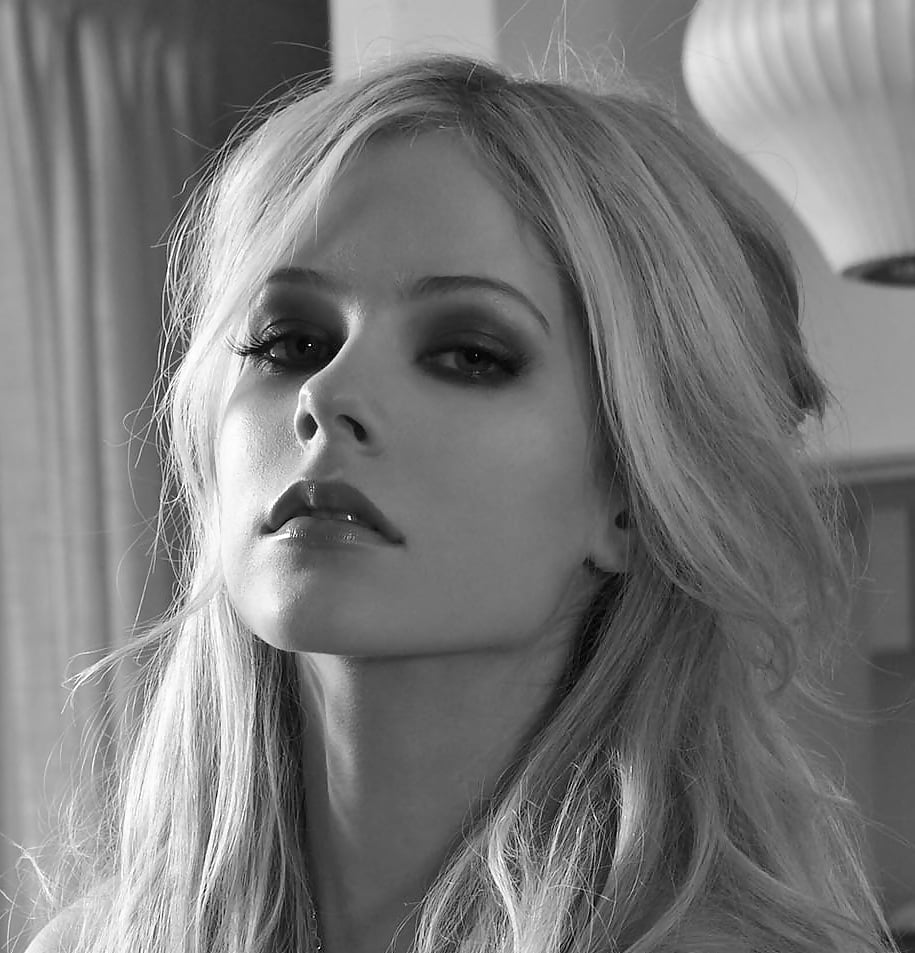 Avril Lavigne #92524003