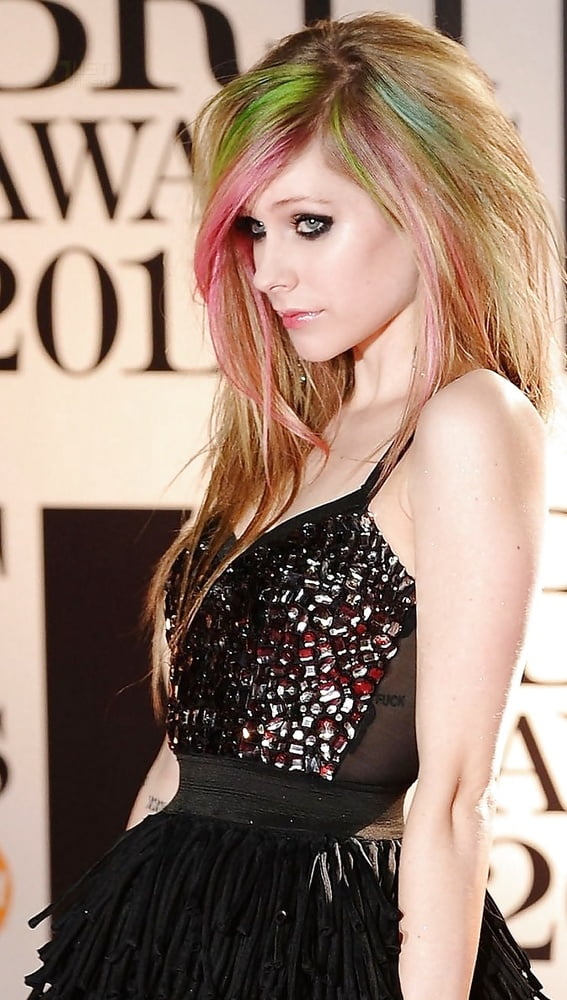 Avril lavigne
 #92524037