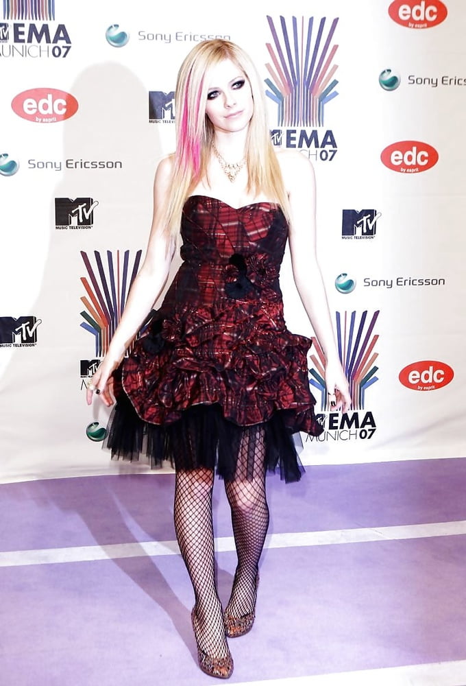 Avril Lavigne #92524064