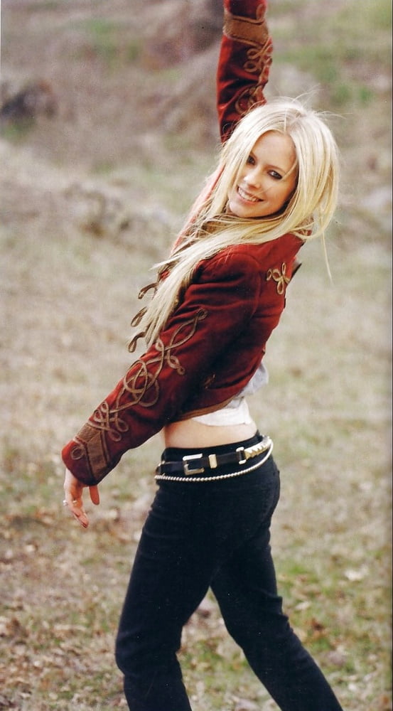Avril Lavigne #92524164