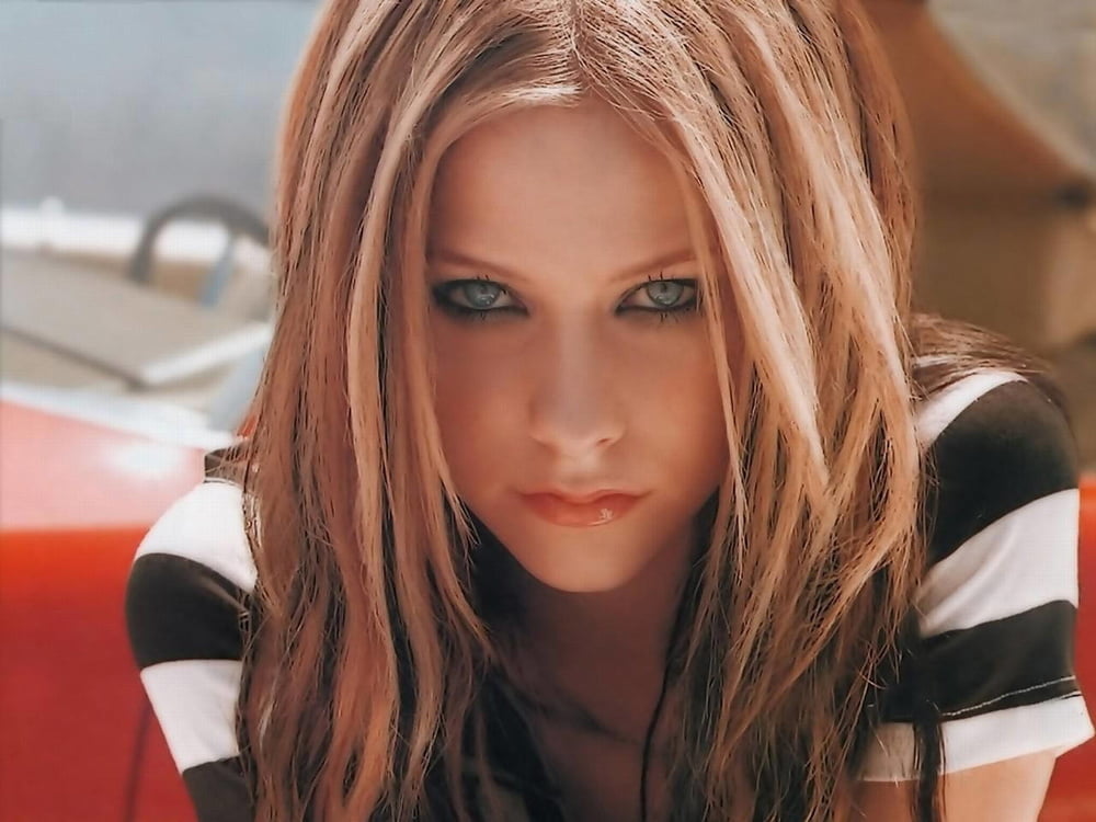 Avril Lavigne #92524185