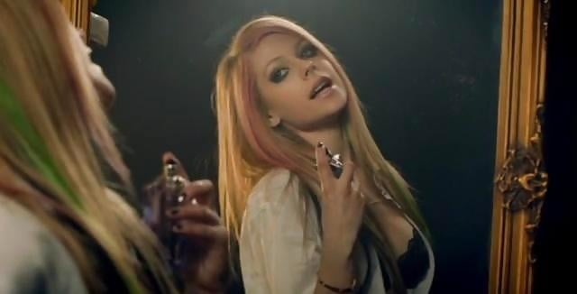 Avril Lavigne #92524240