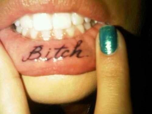 Tatuaje de labios.
 #91696553