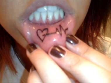 Tatuaje de labios.
 #91696675