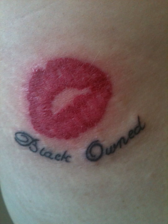 Tatuaje de labios.
 #91696887